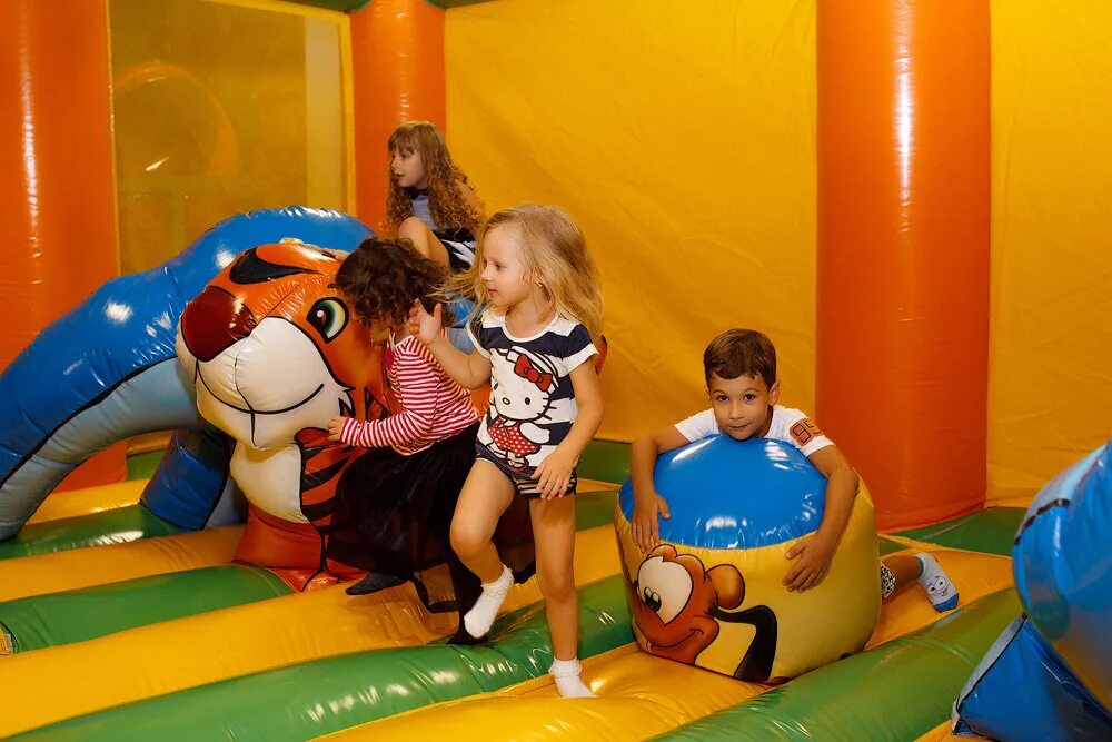 карамель развлечения для детей. развлекательный центр карамелька в аргаяше. тц карамель детский развлекательный центр. детский центр карамелька минск. муром карамелька развлекательный центр.