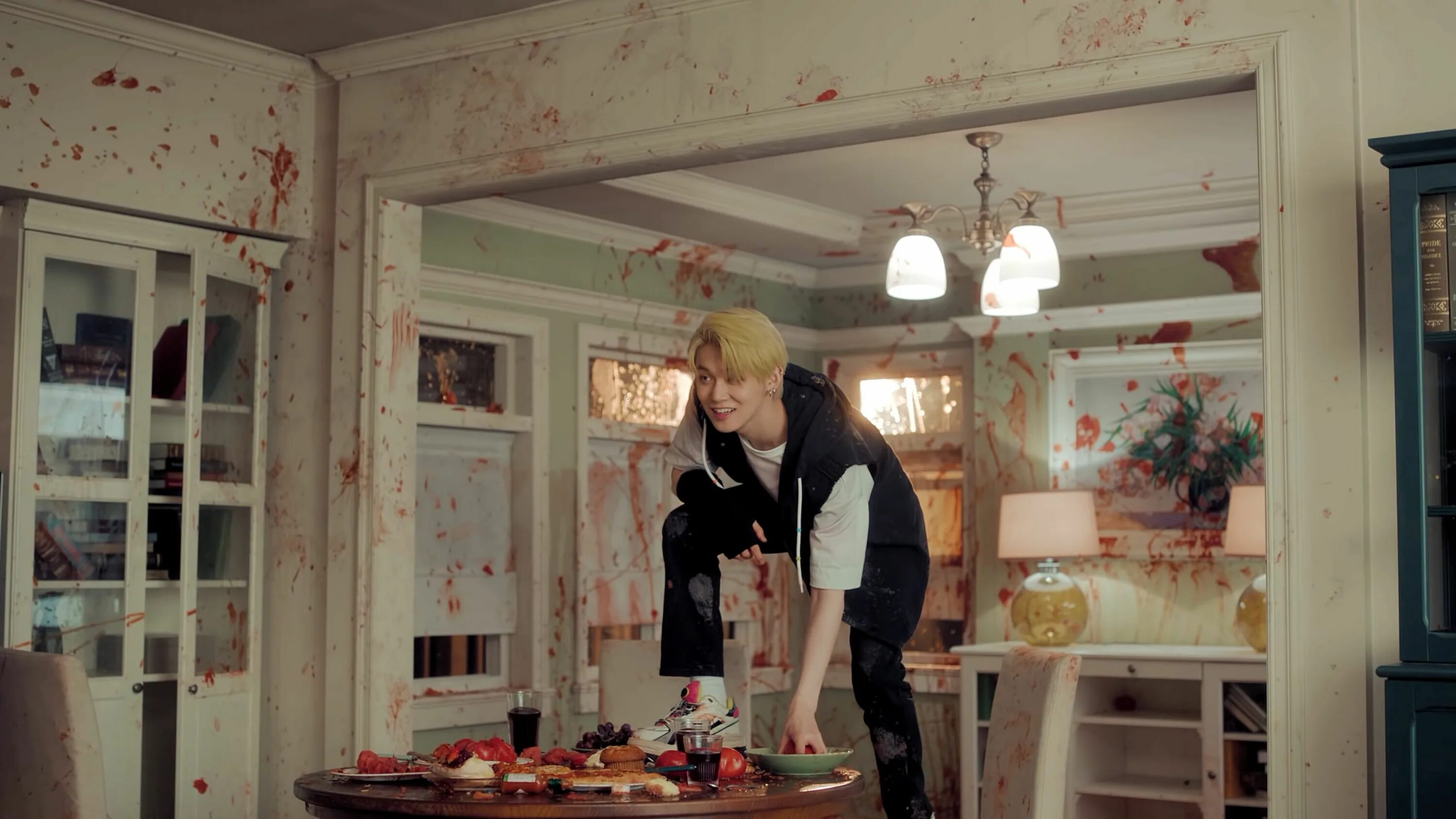 Why can t you see me. Субин cant you see me. bts и уборка. енджун can&#039;t you see me. бтс уборка.