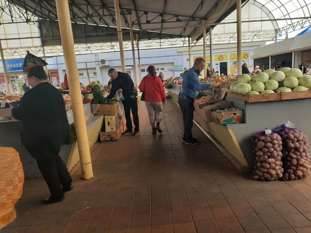 Армавирский рынок центральный. Армавир центральный рынок работа. Центральный рынок владикавказ. Армавир центральный рынок работа. На рынке.