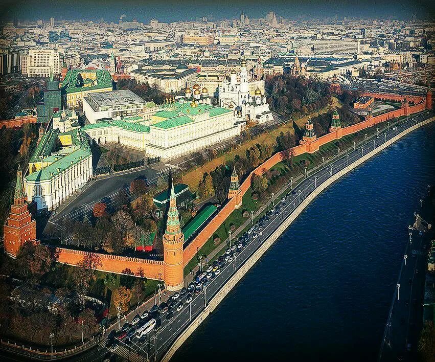 Кремль время создания. Большой кремлёвский дворец московский кремль сверху. территория кремля в москве. большой кремлёвский дворец в москве вид сверху. кремль московский — нерушимая крепость.