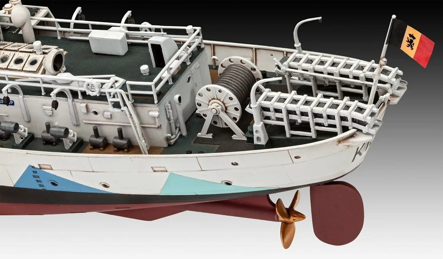 Собранные сборные модели. Revell 1/144. HMS Flower class Corvette. Модель Ревелл Калипсо. Revell Calypso 1/144.