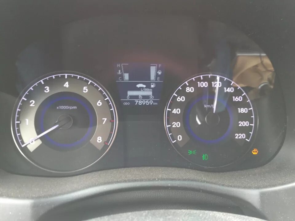 Тахометр hyundai solaris. Hyundai solaris skorost. Солярис не работает тахометр. Хундай солярис лампа иммобилайзера. Hyundai solaris не заводится.
