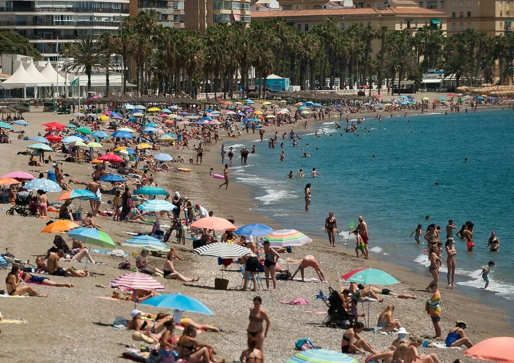 Почему закрыли пляж. Пляжи Испании. Испанский пляж. Испания фото пляжей. Пляжного в Испании.