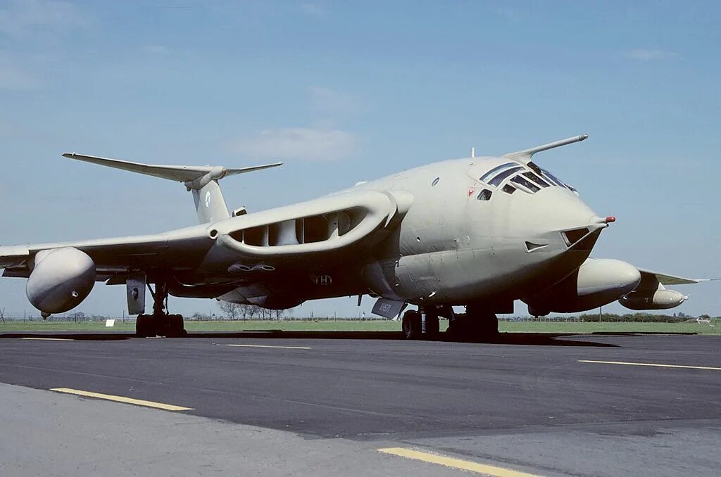 Handley page. Handley page victor xm715. 80 victor. Хендли пейдж бомбардировщик. Handley page victor фото.