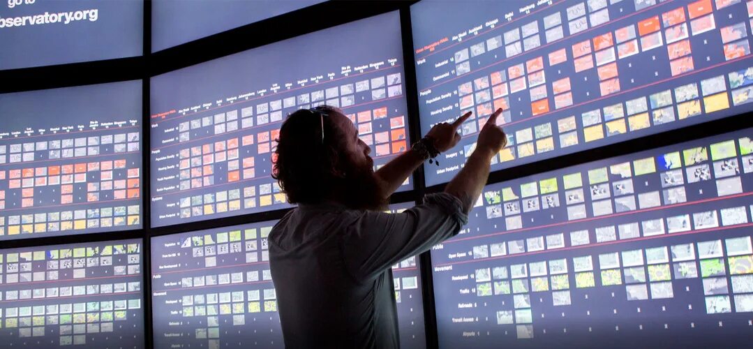 Искусственный интеллект аналитика. Бизнес аналитик. Хранение данных. It технологии. Анализ больших данных big data.