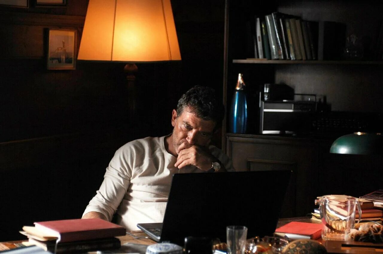 Теория хаоса джейсон стэтхэм. Невидимый страж (2017) триллер. Пайпер перабо черная бабочка. Черная бабочка 2017. Черные триллеры.