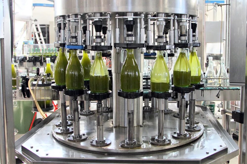 Завод оливкового масла. Оливковое масло в розлив. Производство оливкового масла. Заводы по производству оливкового масла. Завод масло сайт
