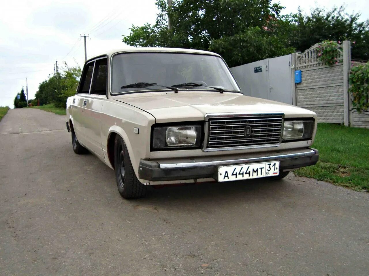 Авто белгород область ваз. Ваз 2107. ваз 2107 сафари. ваз 2107 цвет сафари. ваз 2107 заводская.