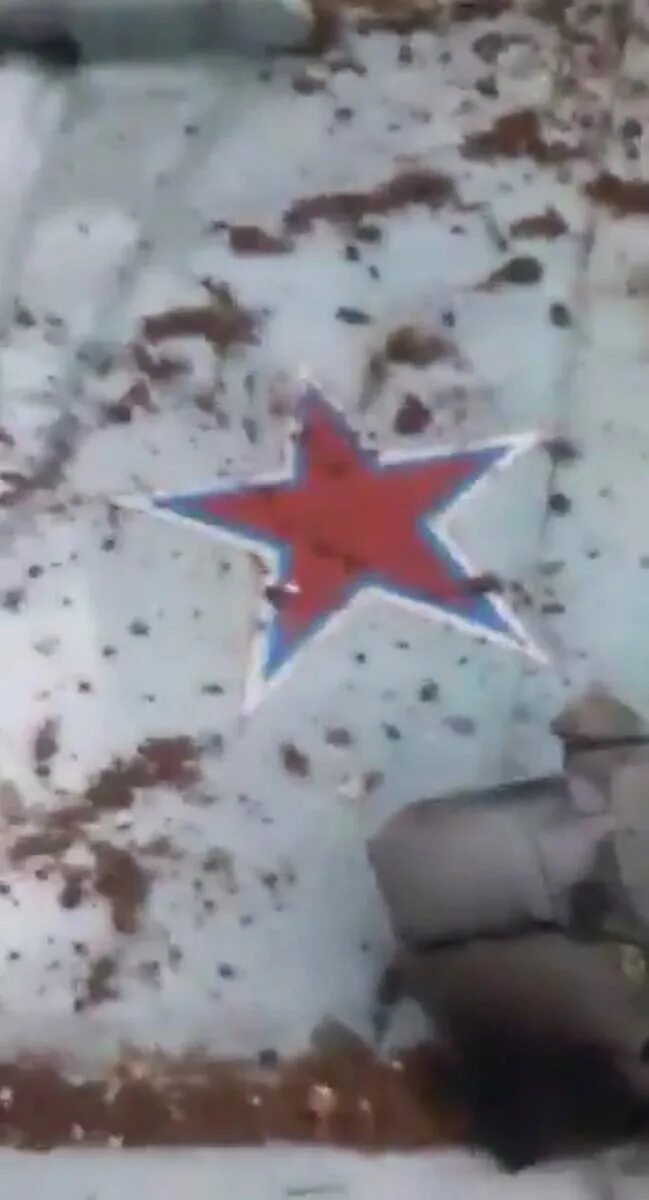 Пилот сбитого су-30 майор алексей головенский. Российский летчик в плену. Сбит российский самолет с военнопленными. Сбит российский самолет с военнопленными. В сирии сбили российский самолет су 25.