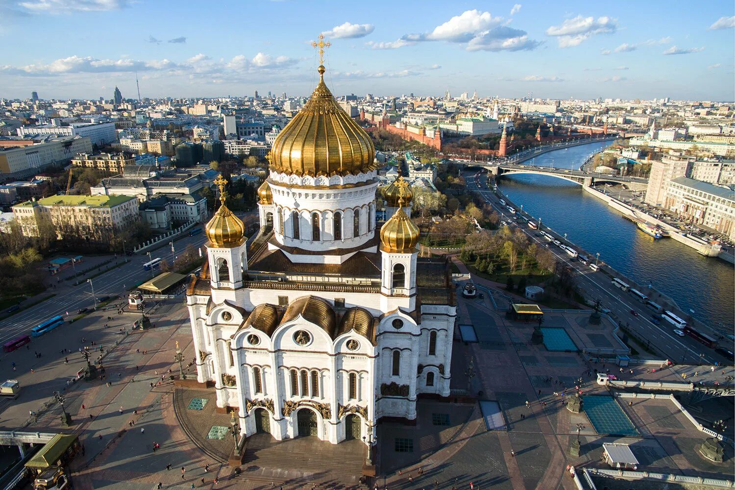 В каком городе находится храм христа спасителя. Храм Христа Спасителя. Храм Христа Спасителя (Москва) храмы. Храм Христа́ Спаси́теля в Москве. Храм Христа спасиьеля Моска.