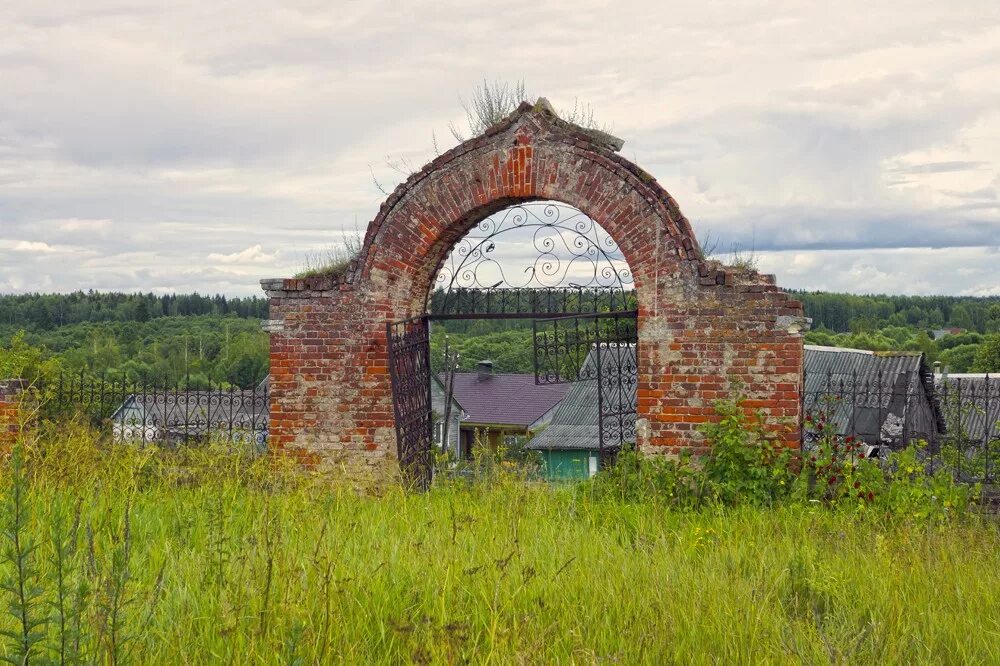 Вознесенье тарусский. Храм Вознесения Тарусский. Васильевское Старицкий район Тверская область. Вознесенье Тарусский район. Село Вознесенье Тарусского района Калужской области.