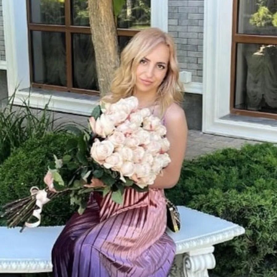 The girl from Rybinsk threw subscribers for 300,000,000 rubles. 26-year-old blog