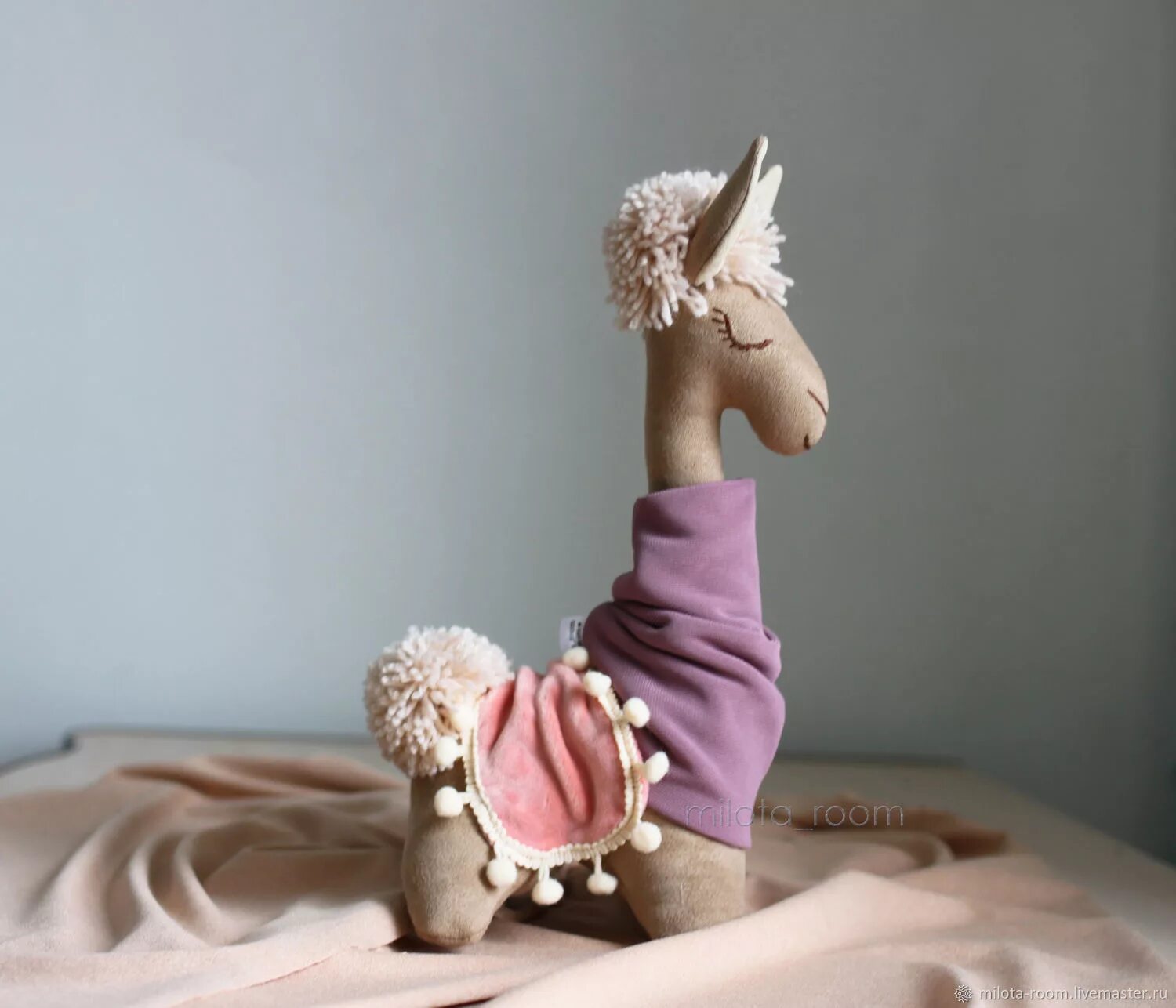 Пижамница амигуруми альпака. Лама амигуруми. Альпака мк. Альпака мк. Шеврон альпака.