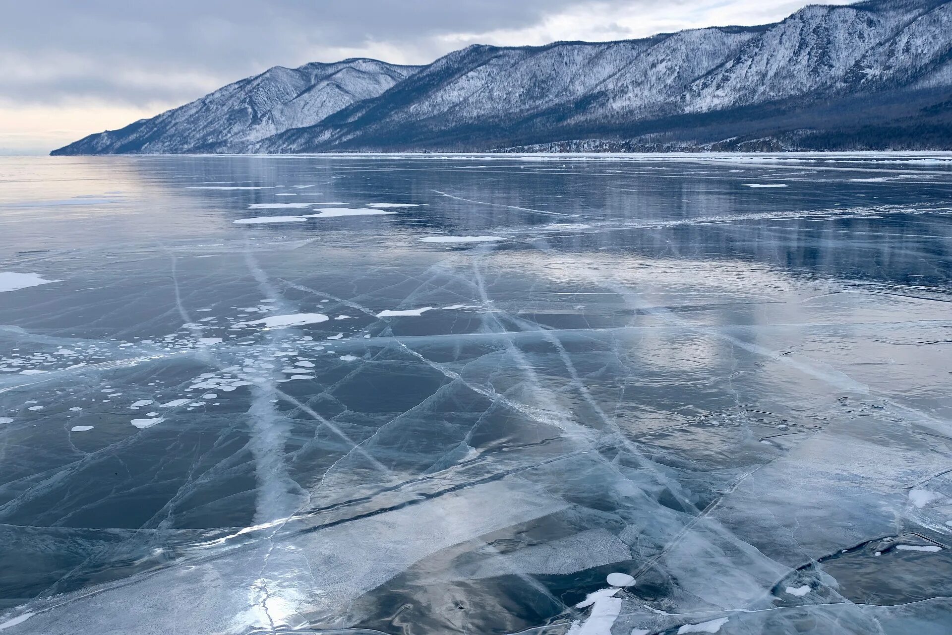 лед сегодня. лед сегодня. голоустное байкал. зимний байкал северобайкальск. кристальный лед байкала.