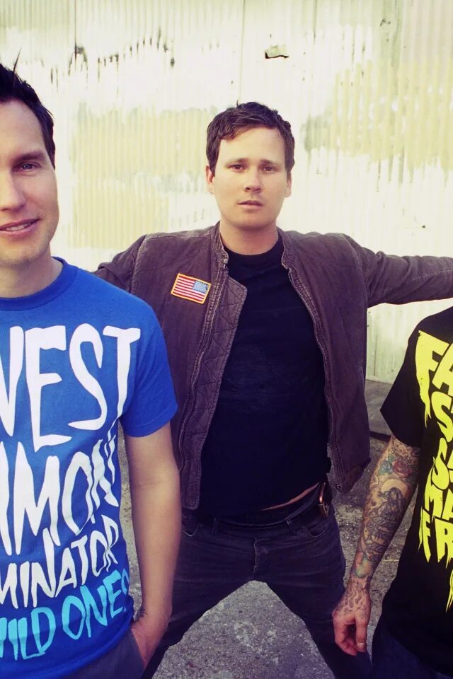 Blink 182 adam. Blink 182 man overboard. blink 182 always travis. blink 182 always. blink 182 all the small things.