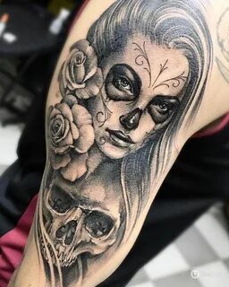 Татуировки девушки с черепом: символика
