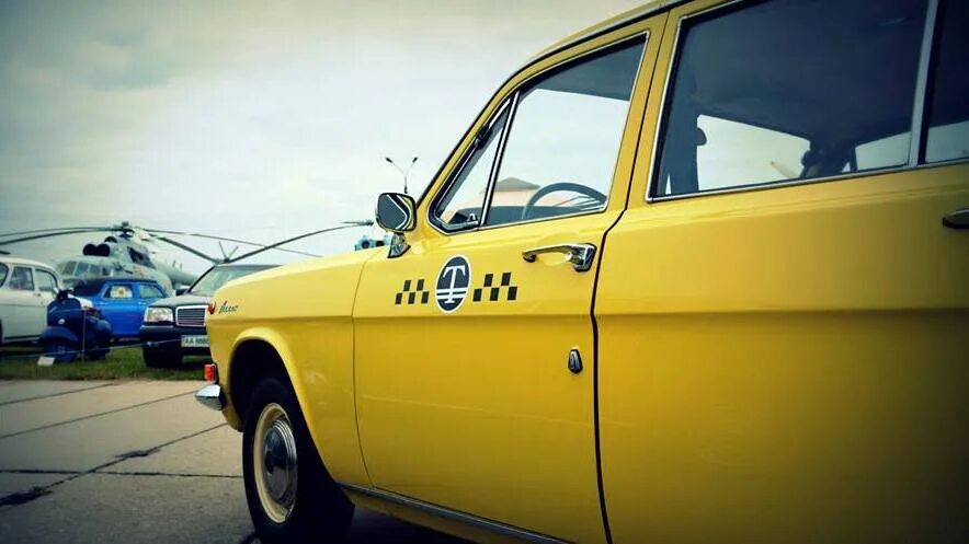 ГАЗ 3110 такси. ГАЗ 24 Волга 1977 такси. ГАЗ 24 желтая. ГАЗ-24-01 Волга такси. Советский таксист