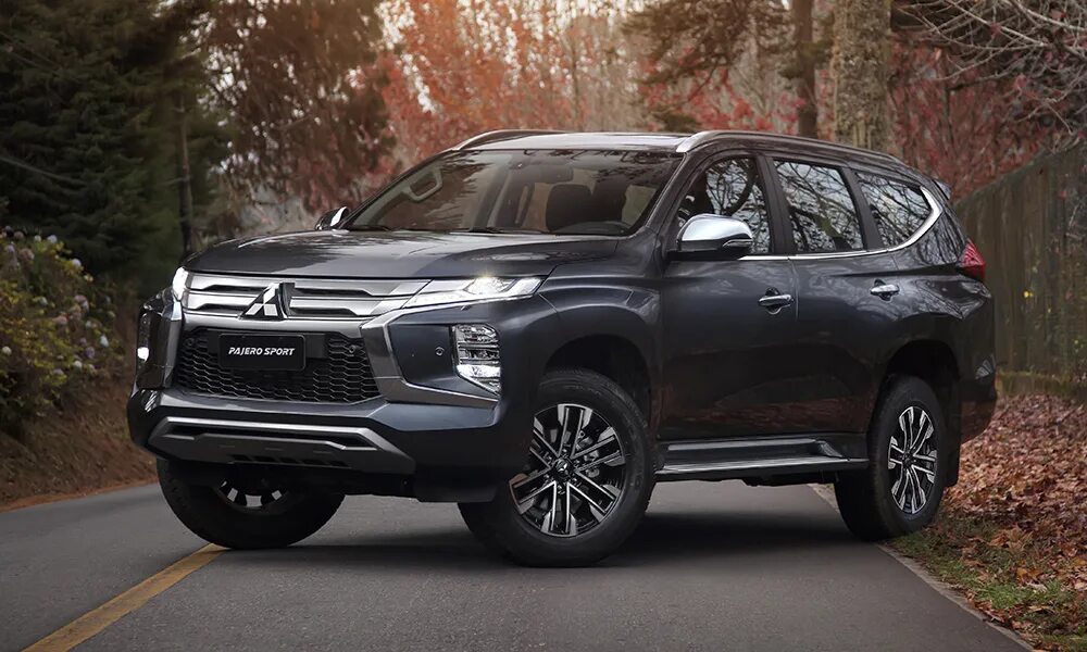 Mitsubishi новый год. Mitsubishi Pajero Sport 2022. Mitsubishi Pajero Sport 2021. Мицубиси Паджеро спорт 2021. Mitsubishi Pajero Sport 2018.