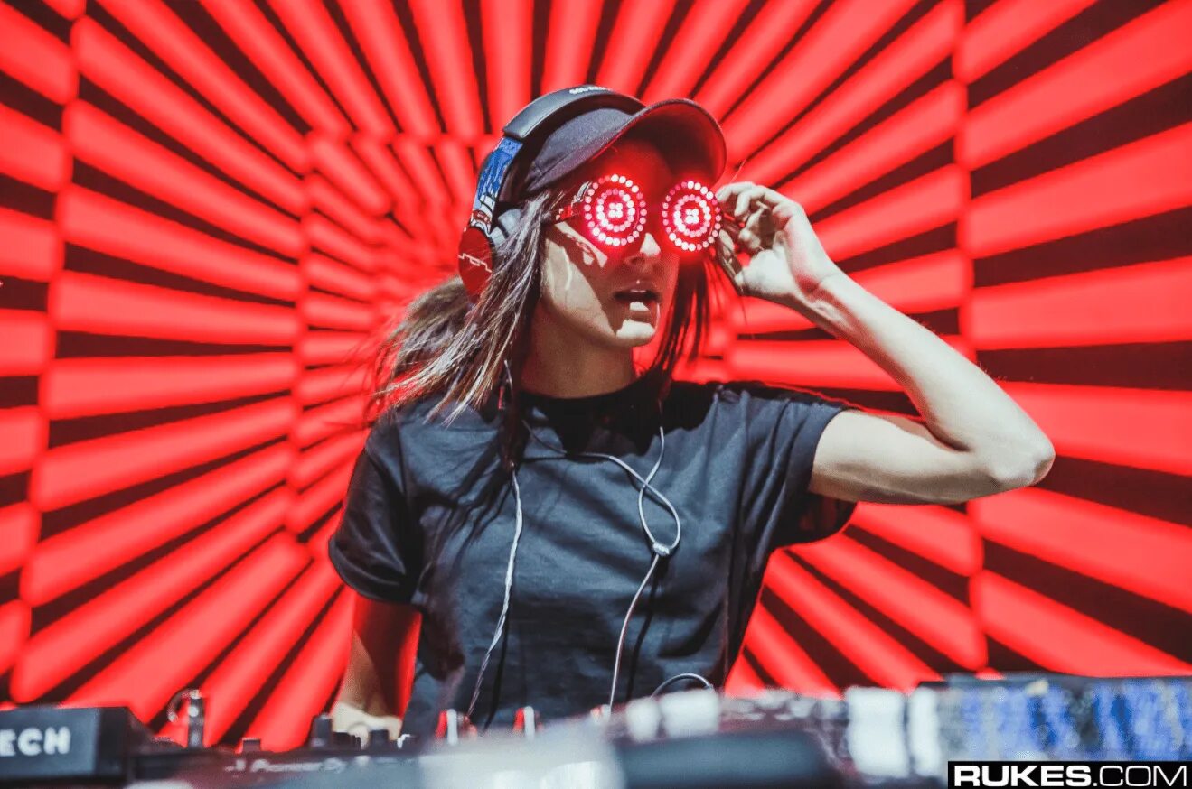 Rezz subtronics black ice. Rezz музыкант. rezz канадский диджей. изабель резазаде. rezz art.