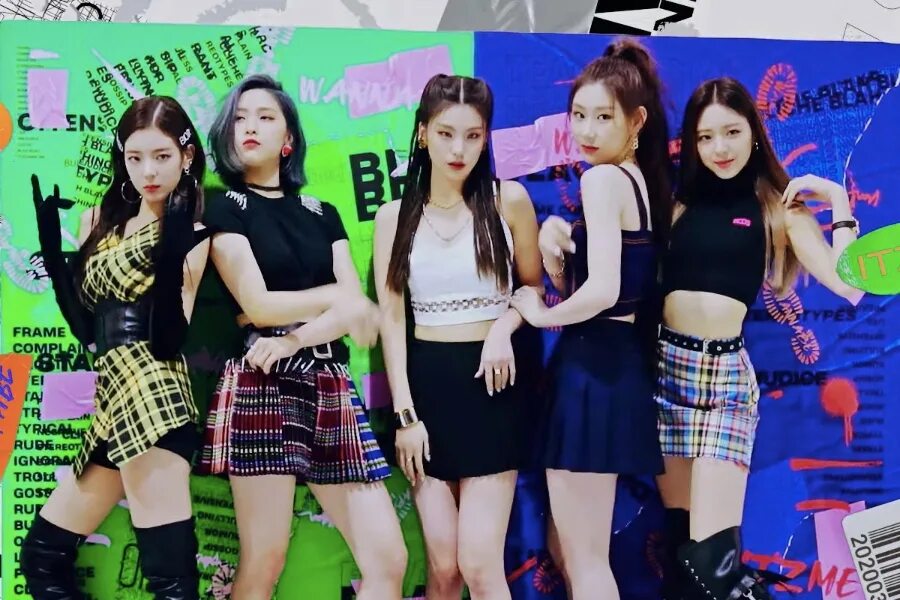 Ро джисон fromis 9. Группа itzy 2021. Твайс участницы имена. Itzy группа участники. Подписи участниц itzy.