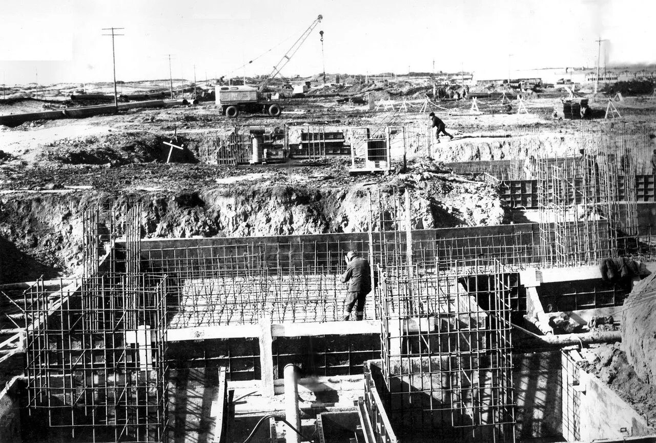 Стройка завода камаз. Камский автомобильный завод камаз 1969. Строительство завода камаз. Камский автомобильный завод камаз 1969. Строительство завода камаз.