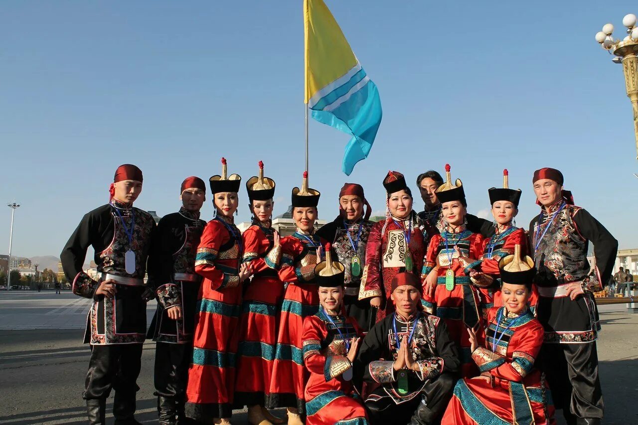 население тувы 2023. республика тыва шагаа. дедушка бурят. тыва республика тыва чон. миграция населения.