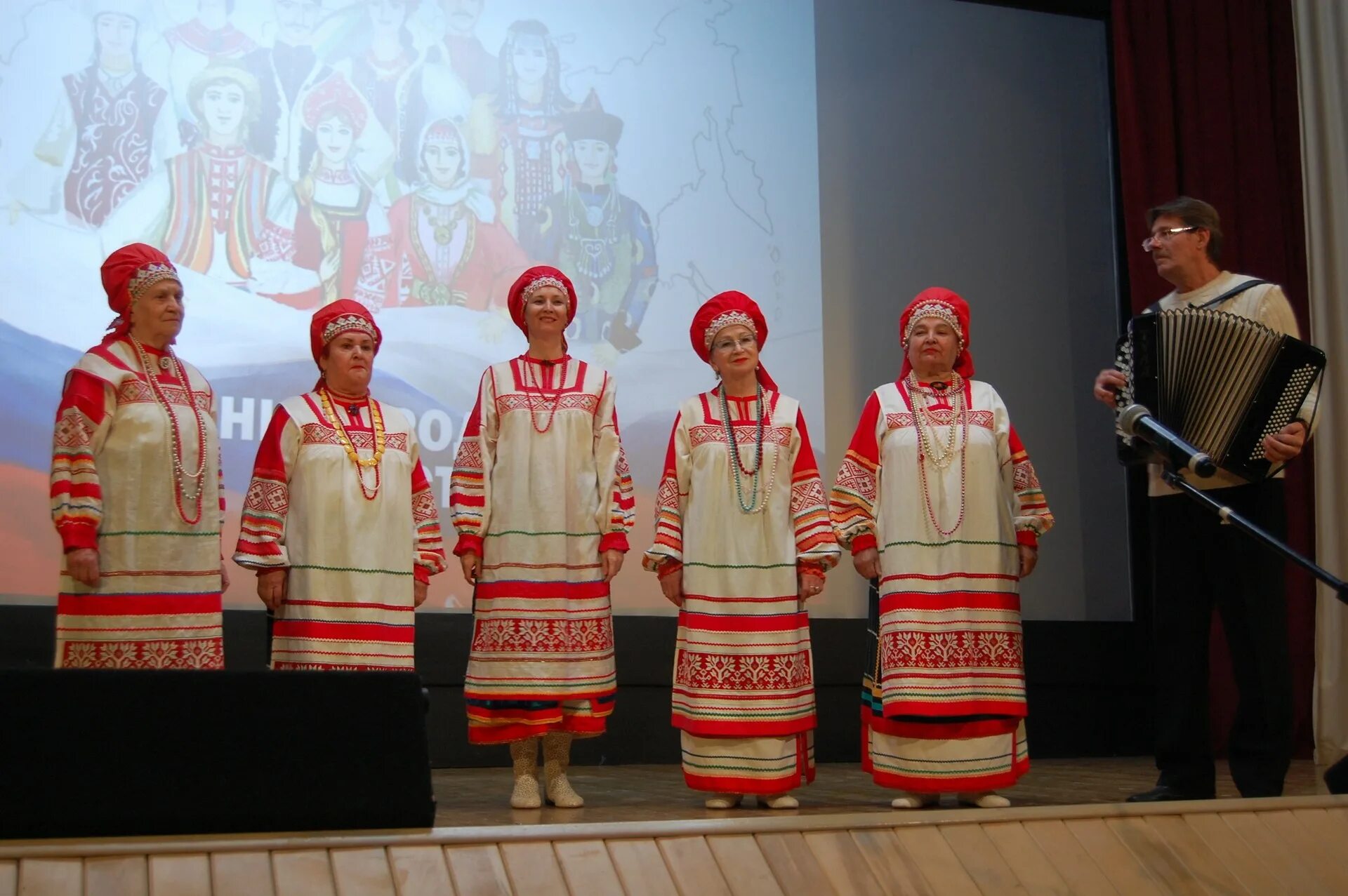 Сайт администрации тарусского. Ансамбль Тарусские зори. Тарусский народный театр. Радуга Тарусская. Тарусская администрация Рыжкова.