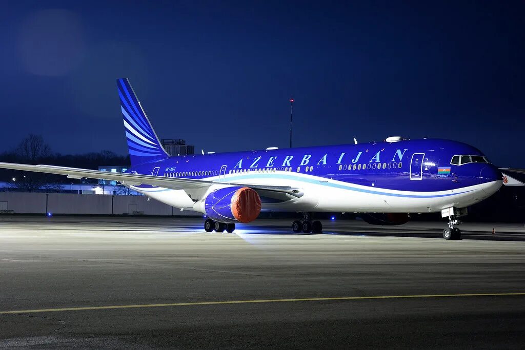 Азербайджанские авиалинии 767-300. Boeing 737-300 azal. 767-300 азал. Боинг 767 azal. Azerbaijan airlines boeing 767.