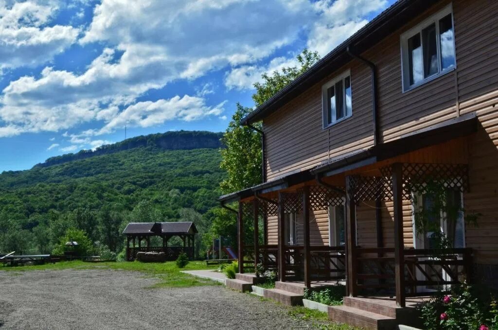 Отель Денница (Dennitsa) База отдыха (Адыгея) - бронирование номеров 2025, цены 