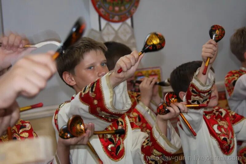 Игра на ложках песни. Ансамбль ложкарей Русь. Ансамбль ложкарей 19 век. Ансамбль ложкарей славяне Нижний Новгород. Народный ансамбль ложкарей славяне Нижний Новгород.