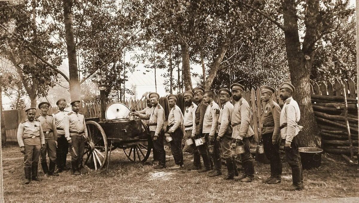 1914. Первая мировая полевая кухня. Полевая кухня турчанинова. Первая полевая кухня. Первая полевая кухня.