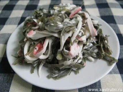 Салат морская капуста с яйцом крабовыми