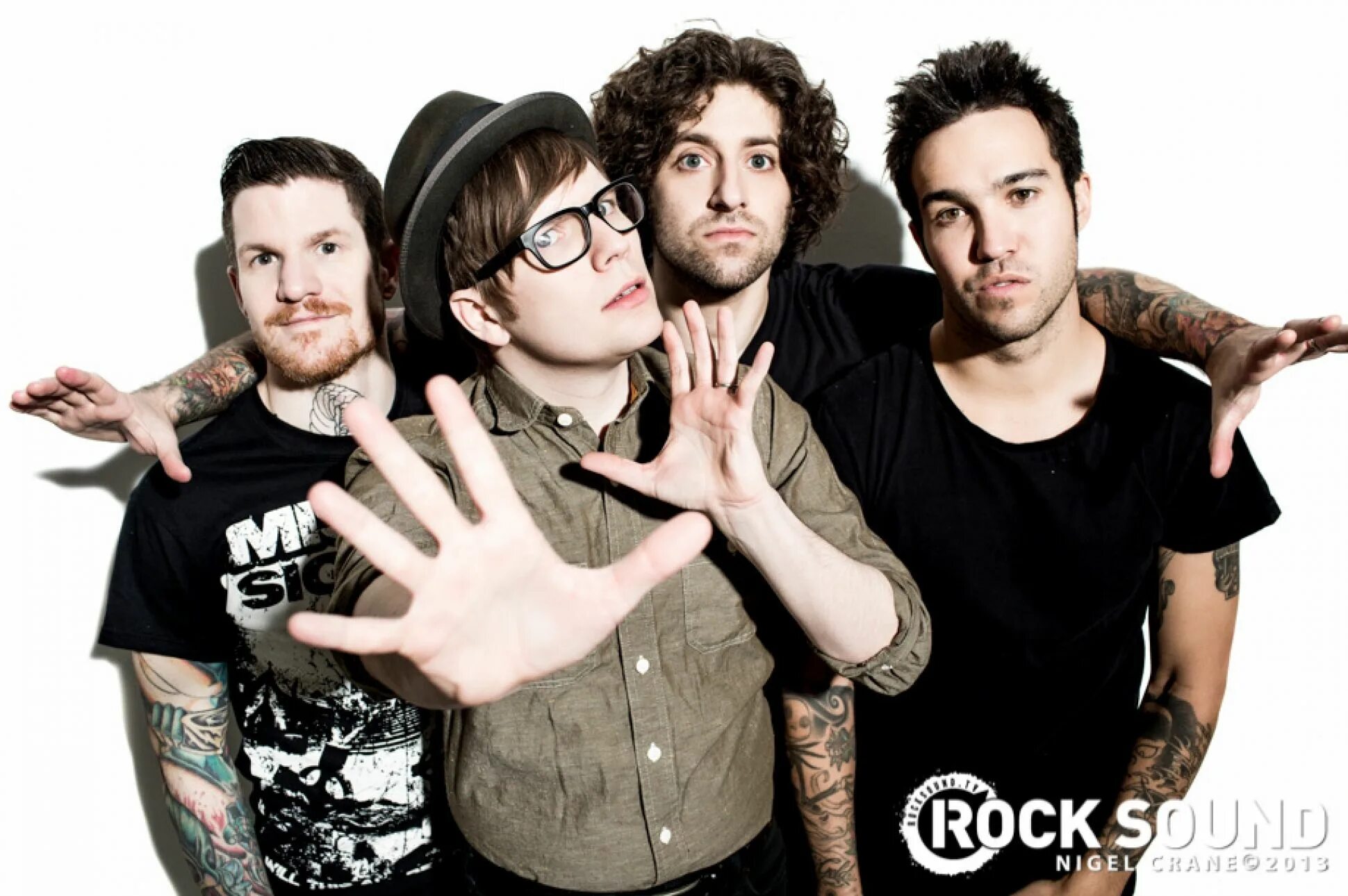 L to fall. Группа fall out boy. группа fall out boy 2025. fall out boy 2025. fall out boy 2025.