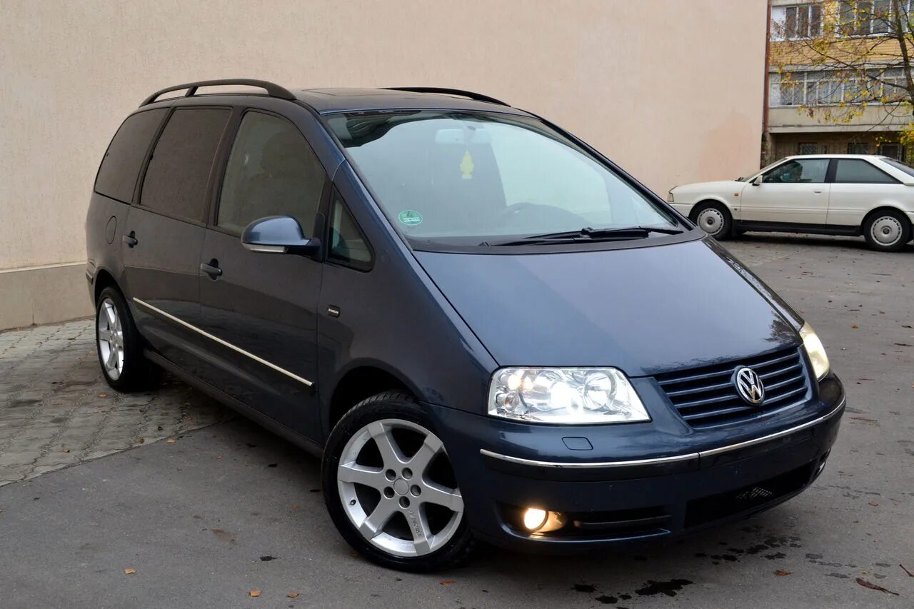 Шаран фольксваген 1.9 тди купить. VW Sharan 1.9. Volkswagen Sharan 1.9 TDI. Фольксваген Шаран 2000. Шаран Фольксваген 1.9 тди.