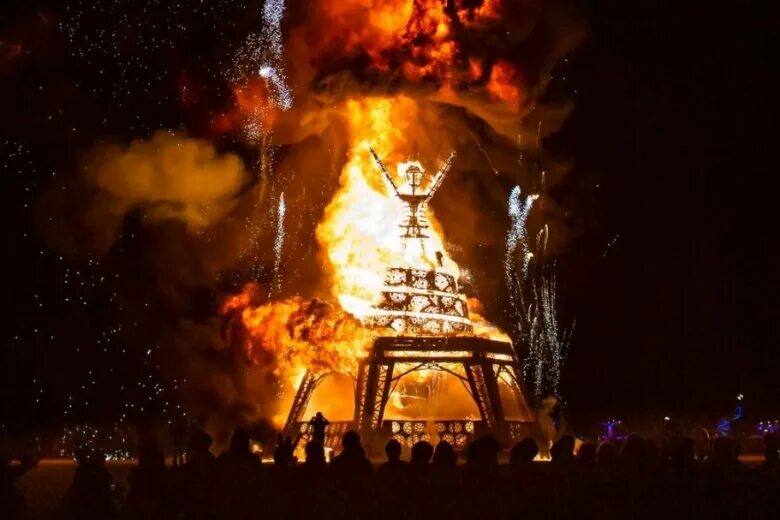 Фестиваль невада бернинг мэн. Фестиваль в пустыне невада burning man. Берн фестиваль. Бернинг мэн 2022. Burning man фестиваль сжигание.