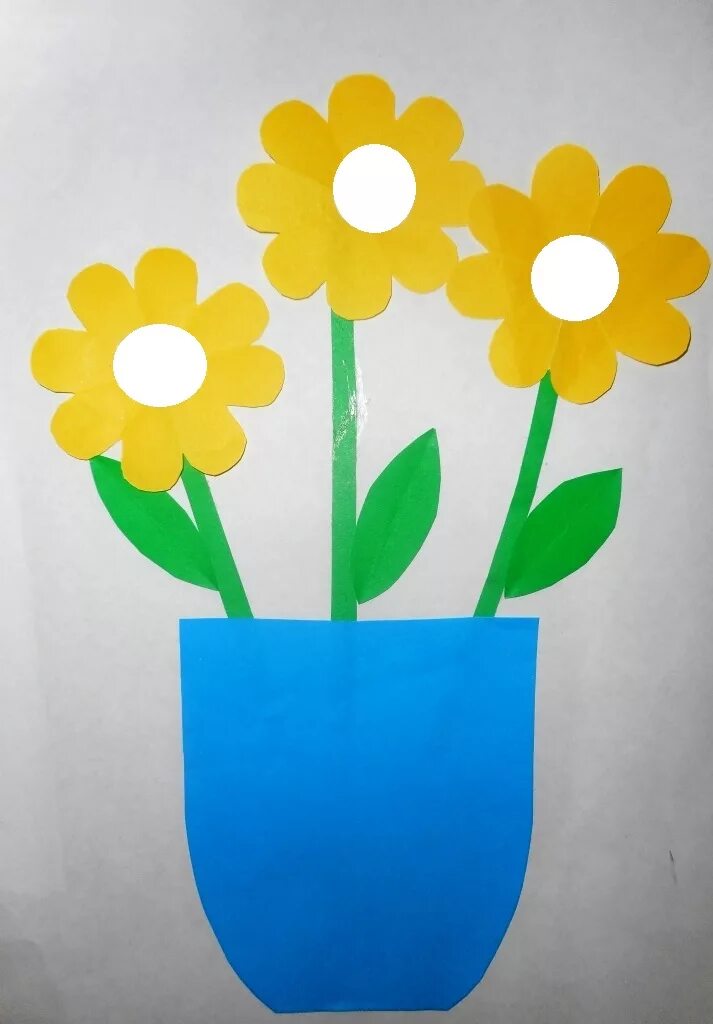 Аппликация букетдоя мамы. Аппликация цветы для мамочки. Аппликация. Аппликация цветы для мамочки. Цветы для мамы средняя группа.