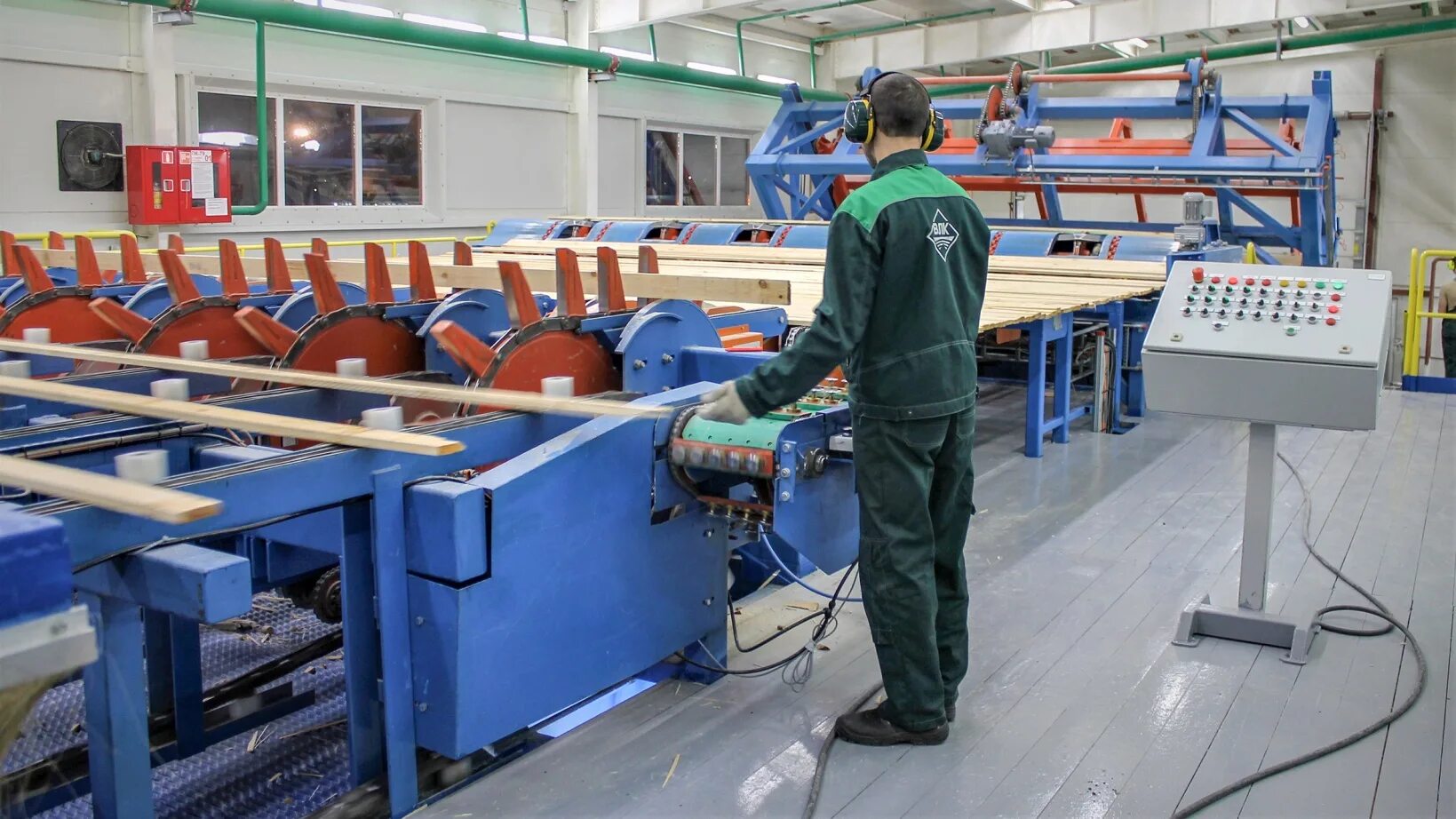 Дзержинск сортировка. Дзержинск сортировка. Мусоросортировочный завод. Линия сортировки пиломатериалов лтс-16. Завод по сортировке мусора дзержинск.