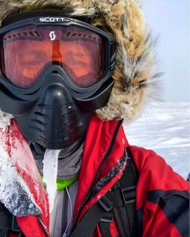 Защитный крем от мороза. Маска север м22. Крем от холода. Зимняя маска. Шлем-маска север-2 хольстер.