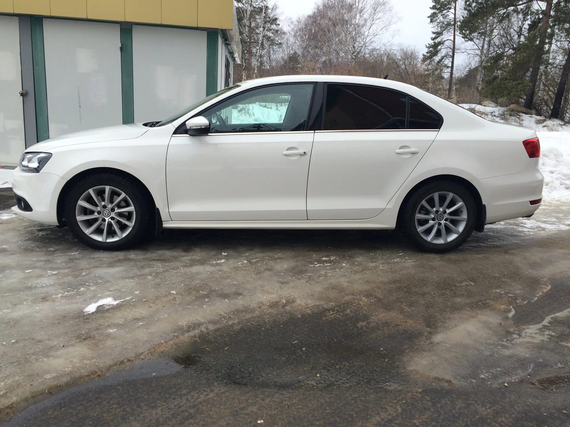 Jetta r16. Диски на фольксваген джетта 16. Диски на фольксваген джетта 16. Volkswagen jetta 6 диски r16. Volkswagen jetta белая r17.