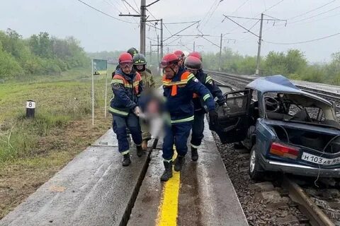 Столкновение поезда с машиной на переезде вчера