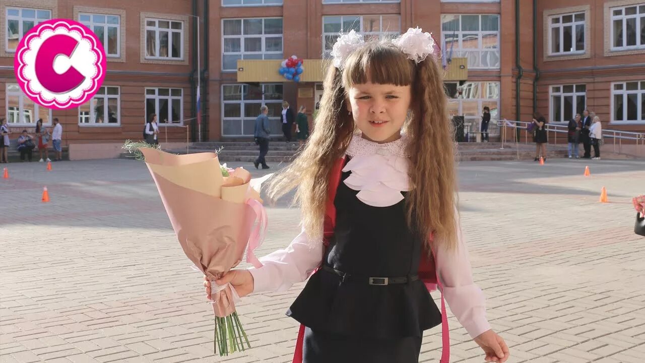 Селфи ночью в парке. Аня шел. Принцесса на новый школа 1 класс. Аня из ютуба. Девушка школа аня.