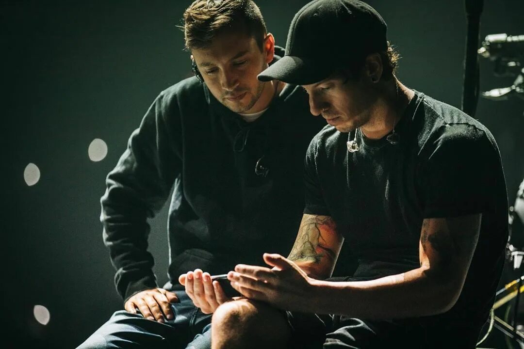 Josh scores at least one point. 21 pilots. twenty one pilots 2011.