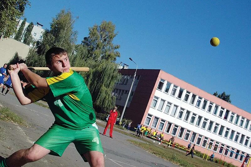 Лапта проводится на площадке имеющей форму. Лапта. лапта игра. лапта игра фото.