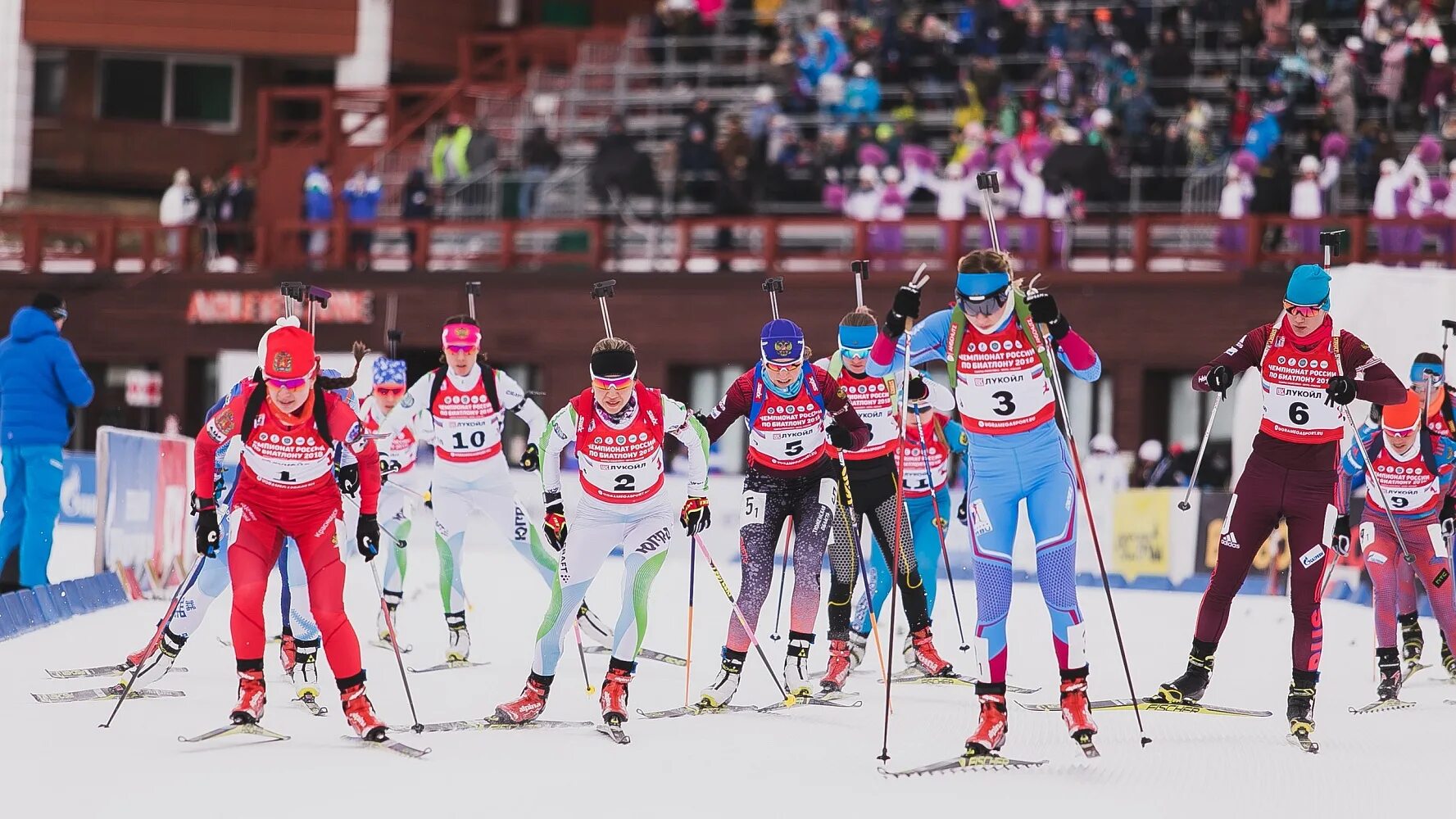 лыжные соревнования. пекин 2022 биатлон мужчины. масс старт лыжи. непряева и ступак. лыжная гонка женщины видео.