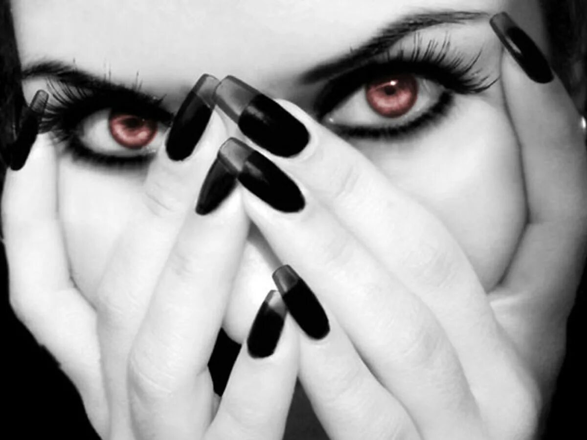 Девушка с черными ногтями. Ногти для девушек. Готический маникюр. Девушка с черными ногтями. Девушка с черными ногтями.