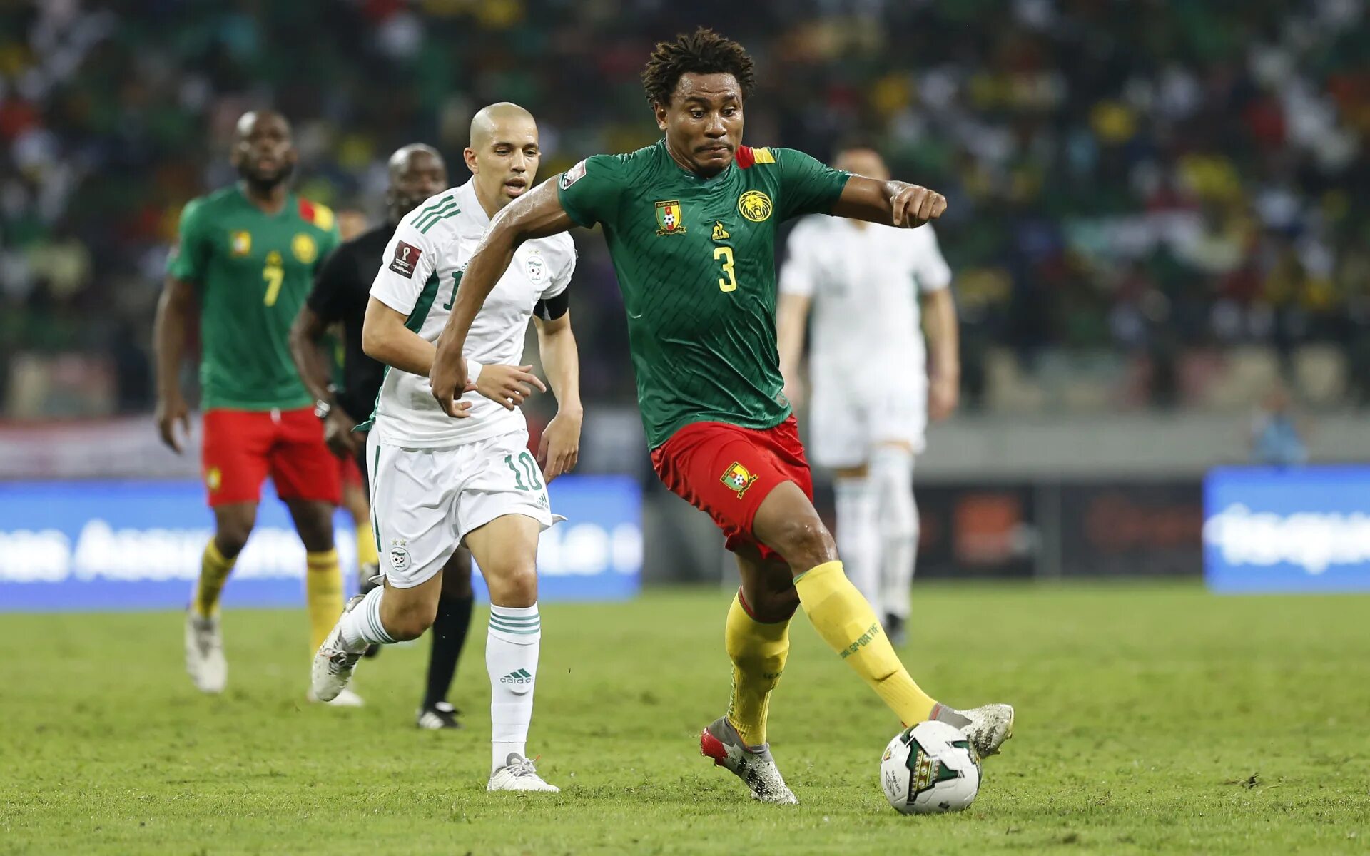 Футбол алжир 1 я лига турнирная. Чемпионат алжир лига 1 турнирная таблица. Рияд марез алжир кубок африки. Футбол чемпионат алжира турнирная. Брайан идову химки 2023.