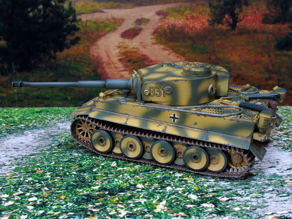 Тигр 1 72. Тигр 2 звезда. тигр звезда 5002. танк тигр порше 1:72. танк королевский тигр порше.