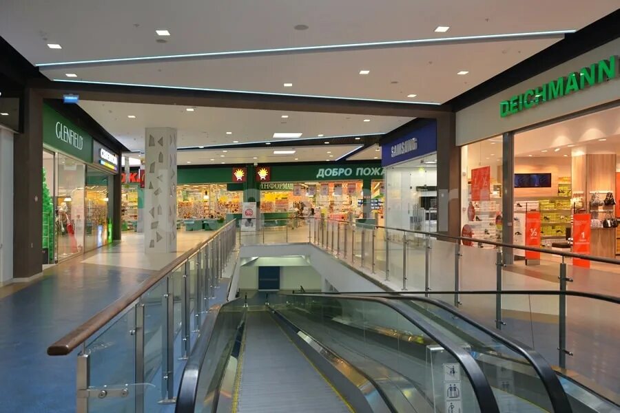 Торговый центр весна москва. Освещение магазинов и торговых площадей. Интернет трц. Торговый центр весна на алтуфьевском шоссе. Тц весна рязань.