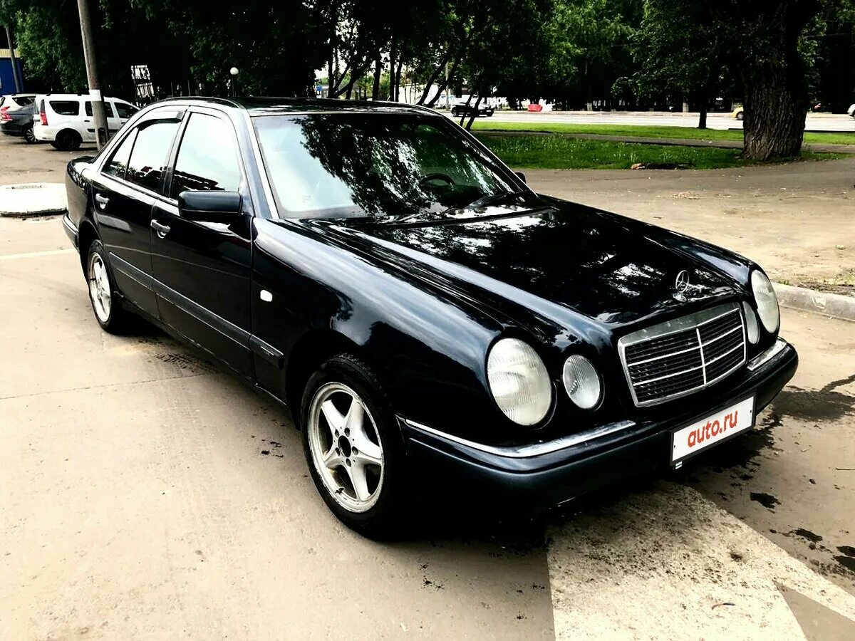 Купить мерседес е класса бу. Мерседес Бенц e 210 1996. Mercedes w210 1996. Mercedes Benz e class w210 1996. Mercedes-Benz e-class 1996.