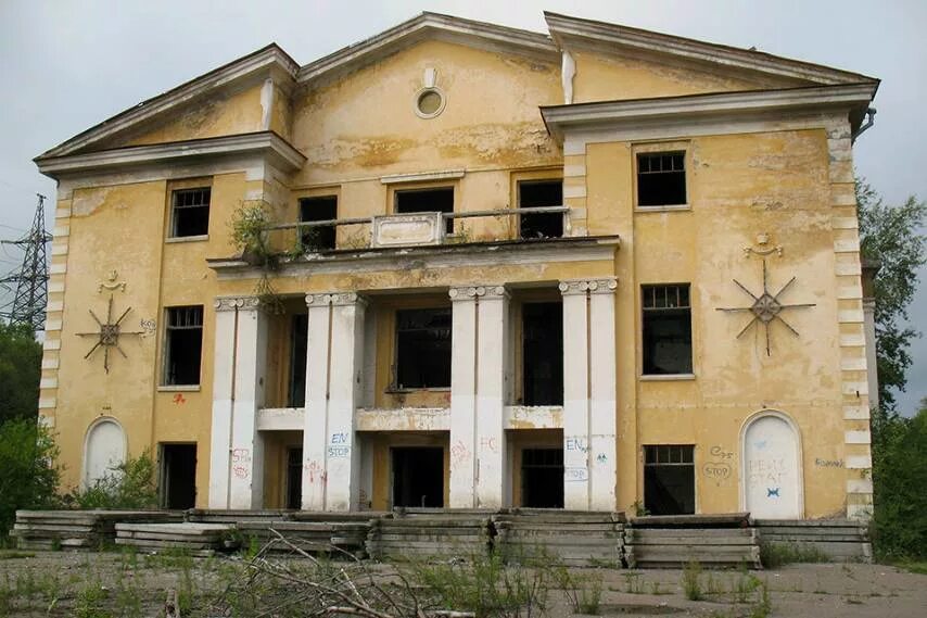 Заброшенный дом культуры. Церковь заброшка в нижнем новгороде. Заброшка дом культуры. Дом культуры воронежская область. Заброшки барнаула.